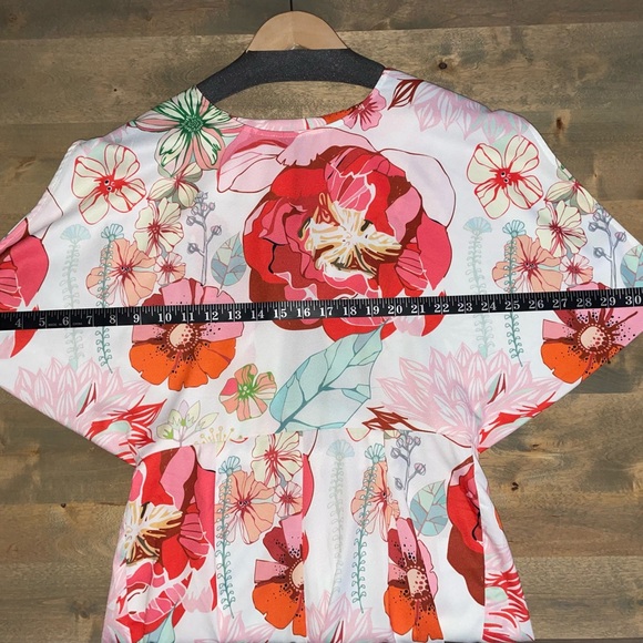 NWT Pretty Floral Romper - Picture 3 of 4